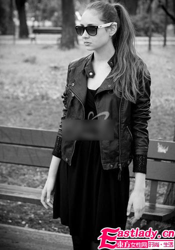 时尚小黑裙 巧搭配饰有魅力