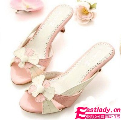 舒适低跟鞋 高贵气质不下跌