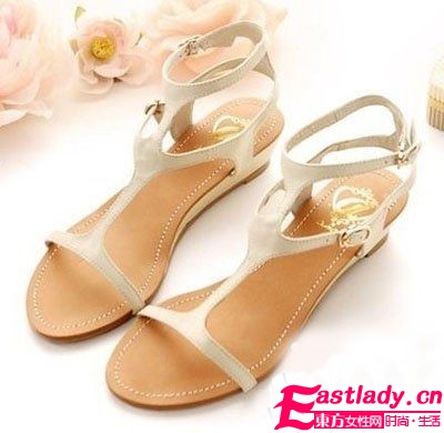 舒适低跟鞋 高贵气质不下跌