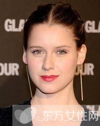 耳饰巧妙搭配 让你气质瞬间提升还瘦脸