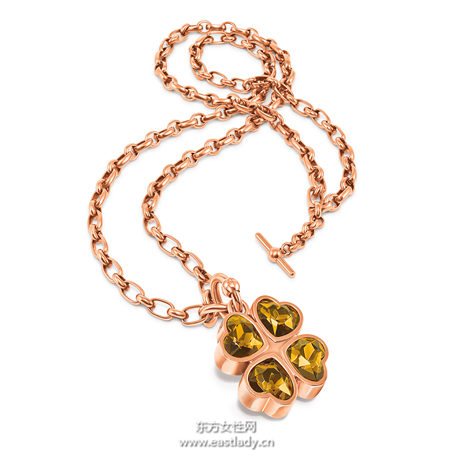 圣诞流行单品大搜罗 演绎独特圣诞时尚