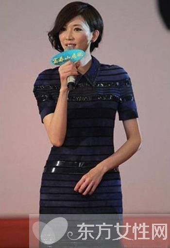 跟女星们学假领子搭配 让你成为路人中的焦点