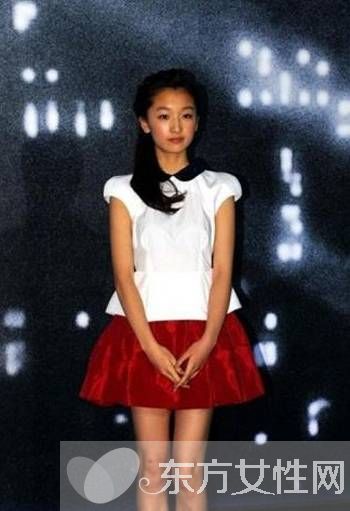 跟女星们学假领子搭配 让你成为路人中的焦点