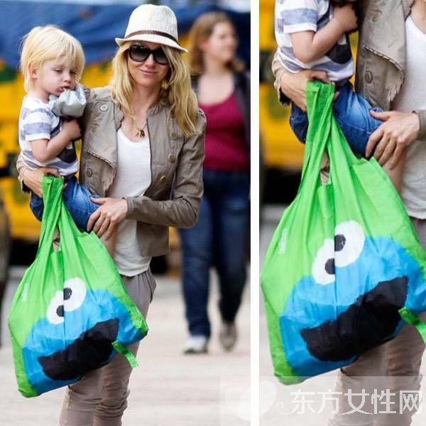 环保袋也能成时尚 这样搭居然一点都不违和