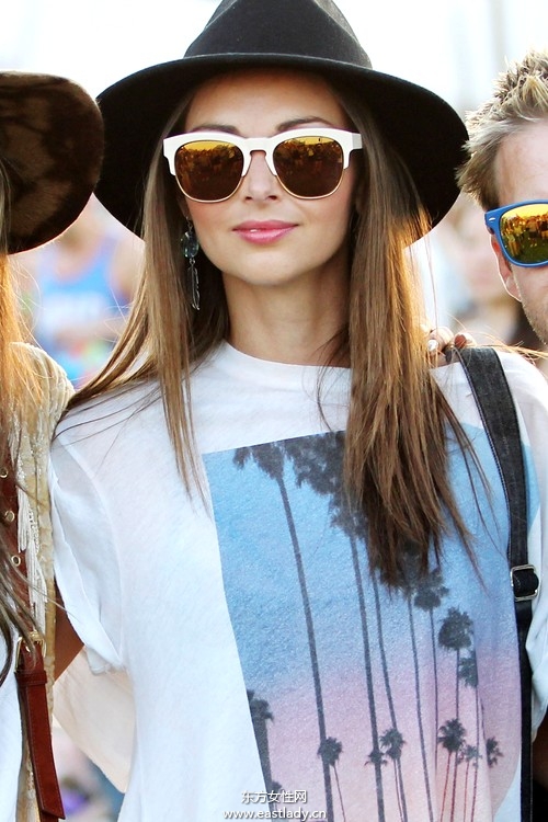 欧美MM墨镜出行时尚感十足