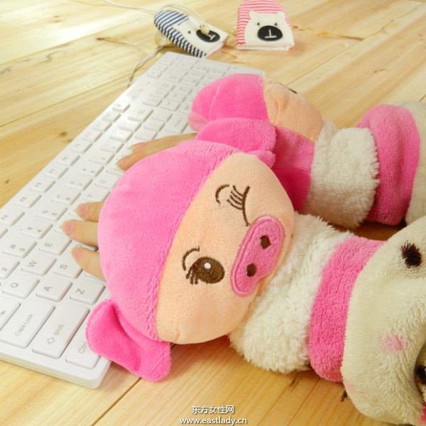 卡通手套造型戴出活力气息