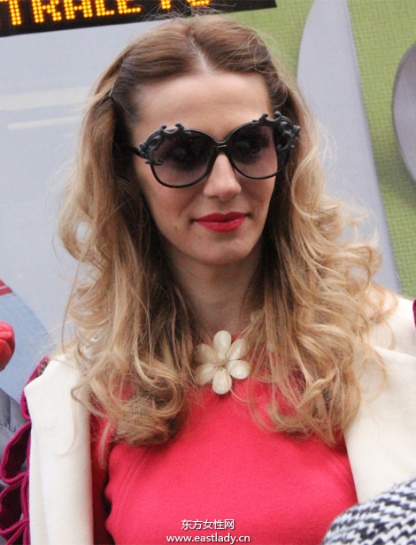 初春季节炫时尚 选对墨镜做女王