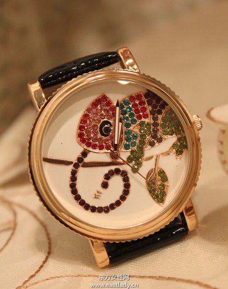 复古时尚手表戴出个性