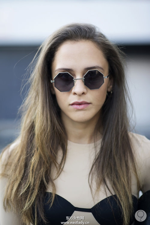 欧美MM墨镜出行时尚感十足