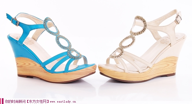 新款罗马防水台坡跟凉鞋 特有的防水台设计 令您多一重保护