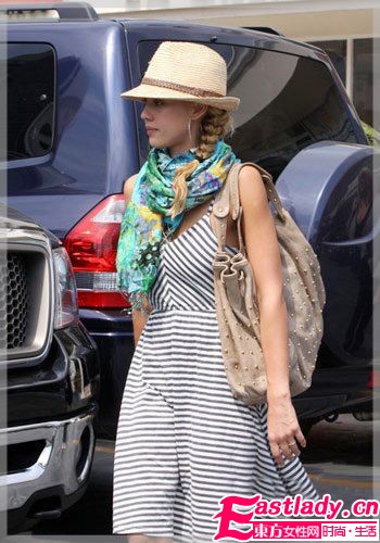 实用围巾系法 百变造型你做主