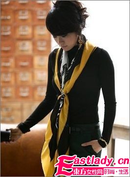 OL巧搭艳丽丝巾扮俏皮