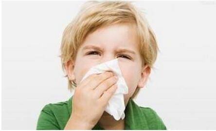 宝宝流鼻血要警惕 可能是白血病惹的祸