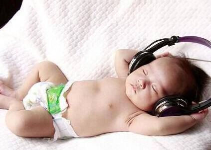 妈妈要注意 这些表现说明宝宝听力异常