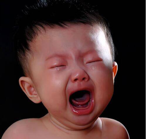 宝宝胯下长大包 小心是疝气惹的祸