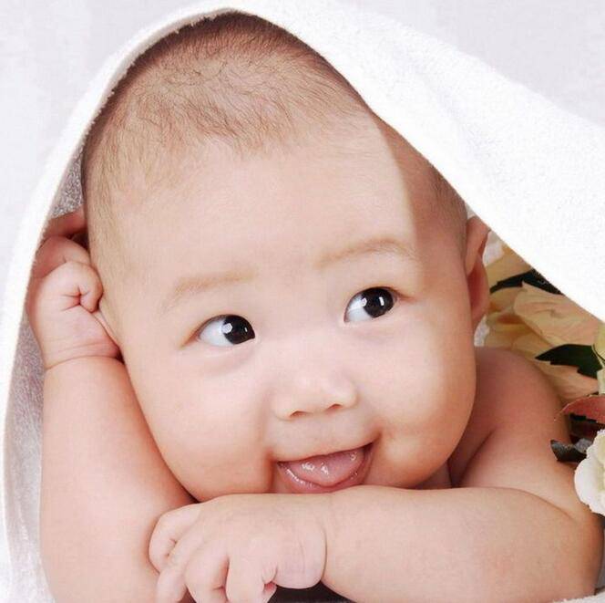 宝宝抬头不好怎么办 如何正确教宝宝抬头