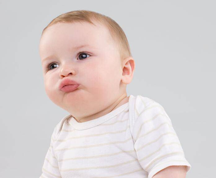 如何判断婴儿是否便秘 以下症状需注意