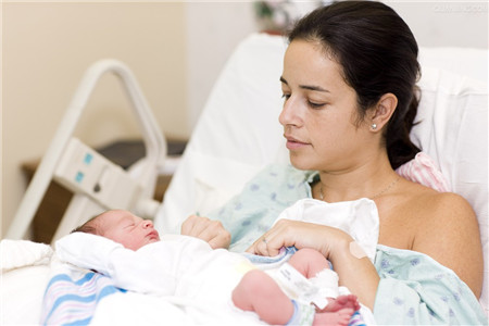 坐月子可以洗头发吗 坐月子洗头七大注意事项