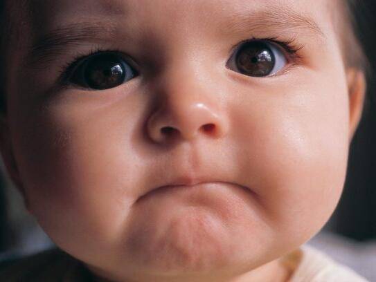 宝宝听力发育的关键时期 妈妈谨防 叫叫鞋