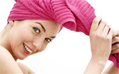 坐月子可以洗头发吗 坐月子洗头七大注意事项