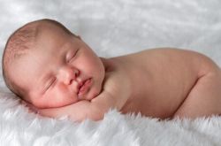 宝宝出生的体重标准 体重太轻易患这些病