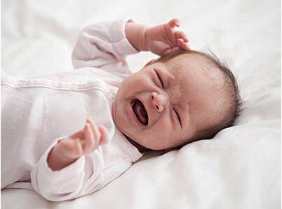 宝宝胯下长大包 小心是疝气惹的祸