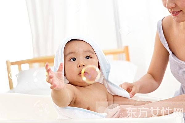 婴儿洗澡的注意事项 哪些情况下不宜给婴儿洗澡