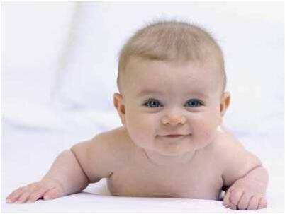 宝宝两个月应抬头多少度 说说宝宝抬头这件事