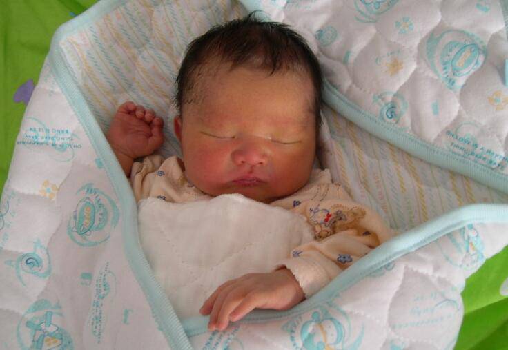 宝宝出生的体重标准 体重太轻易患这些病