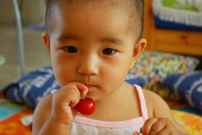 宝宝吃樱桃有什么好处 这些不良后果需谨慎