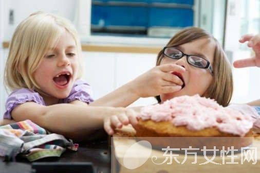 三岁宝宝饮食习惯应该如何正确培养