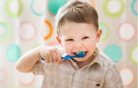 宝宝长牙顺序及时间 长牙发烧妈妈需留心