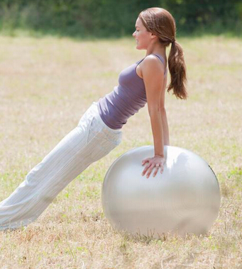 怎么减小肚子 15分钟瑜伽狂扫赘肉