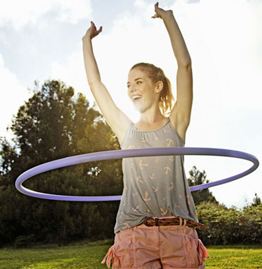 晃呼啦圈减肥瘦身 正确转呼啦圈的方法与功效