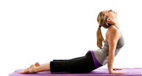 四个瑜伽动作帮你瘦肚子 产后也能做哦