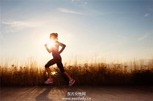 小心跑出萝卜腿 正妹教你慢跑后正确收操姿势