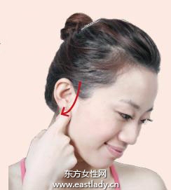 瘦脸按摩法改善修饰面部线条