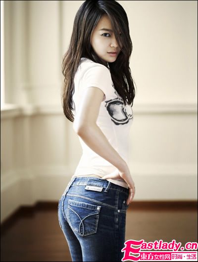 性感翘臀修炼法 给美背曲线加分