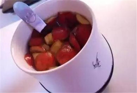 减肥先排宿便 山楂助你刮油