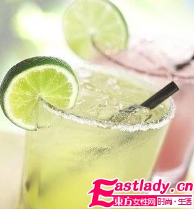 一日见效 冬季喝水瘦身法