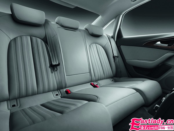 AUDI新A6导入混合动力车型 营造出跑车般动感气息