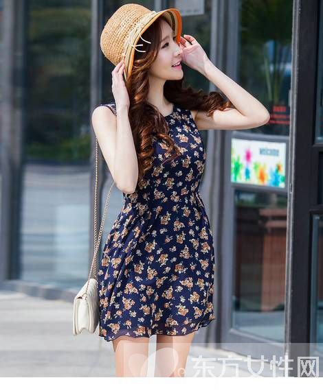 四款让你难以抗拒的碎花裙 轻松穿出一身的清凉感
