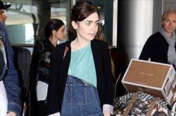 欧美女星春季街拍大秀 怀旧潮流工装裤穿出明星大牌范