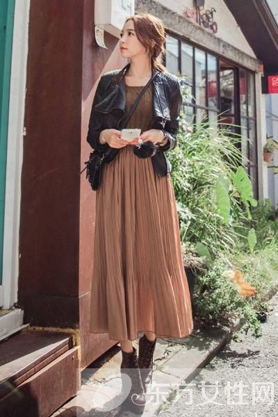 简约时尚机车皮衣搭配 不仅帅气还很女人味