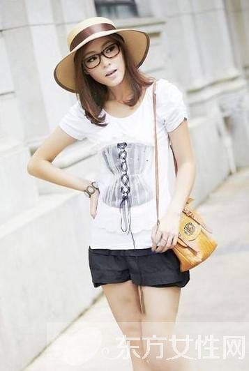 时尚复古风最潮搭配 街拍达人都爱这么穿哦