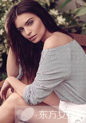 条纹t恤怎么搭配更潮更好看 看看明星们的完美示范