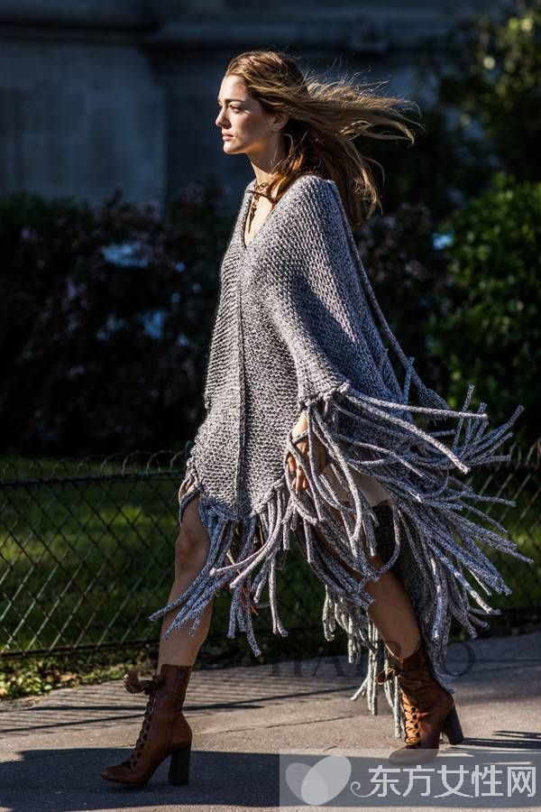披肩外套的穿搭方法推荐 温暖舒适的最佳选择