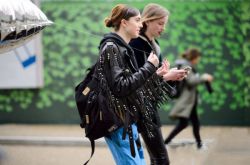 连帽卫衣最潮搭配技巧 这么穿分分钟呈现明星范儿