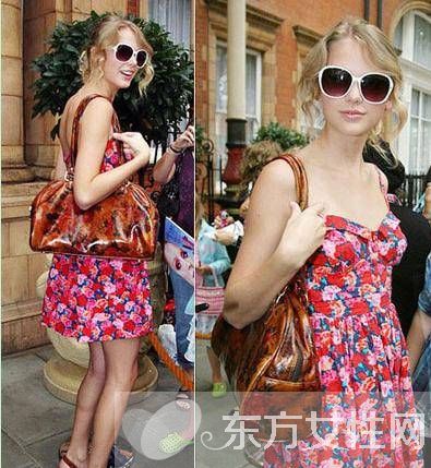 复古碎花连衣裙这么穿 不止复古还甜美