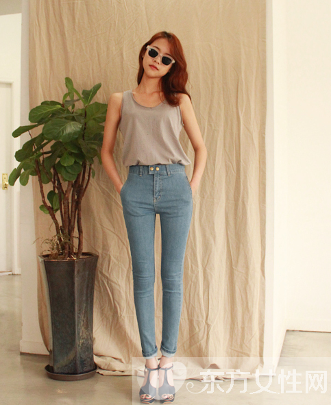 经典牛仔裤时尚搭 这么一搭瞬间提升品味